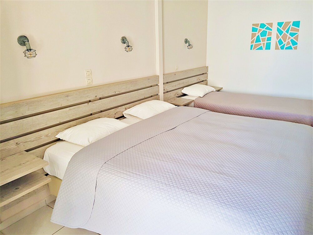 Petros Studios and Suites 41/81