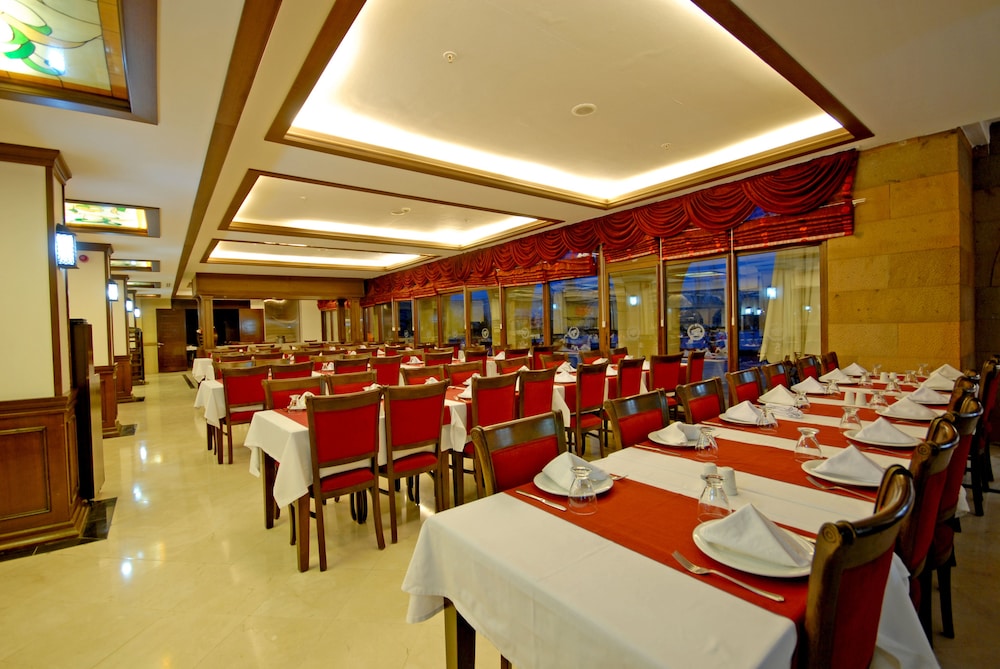 Tourist Hotel 39/63