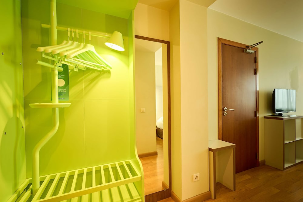 Travelodge BCN Cornella Fira 19/56