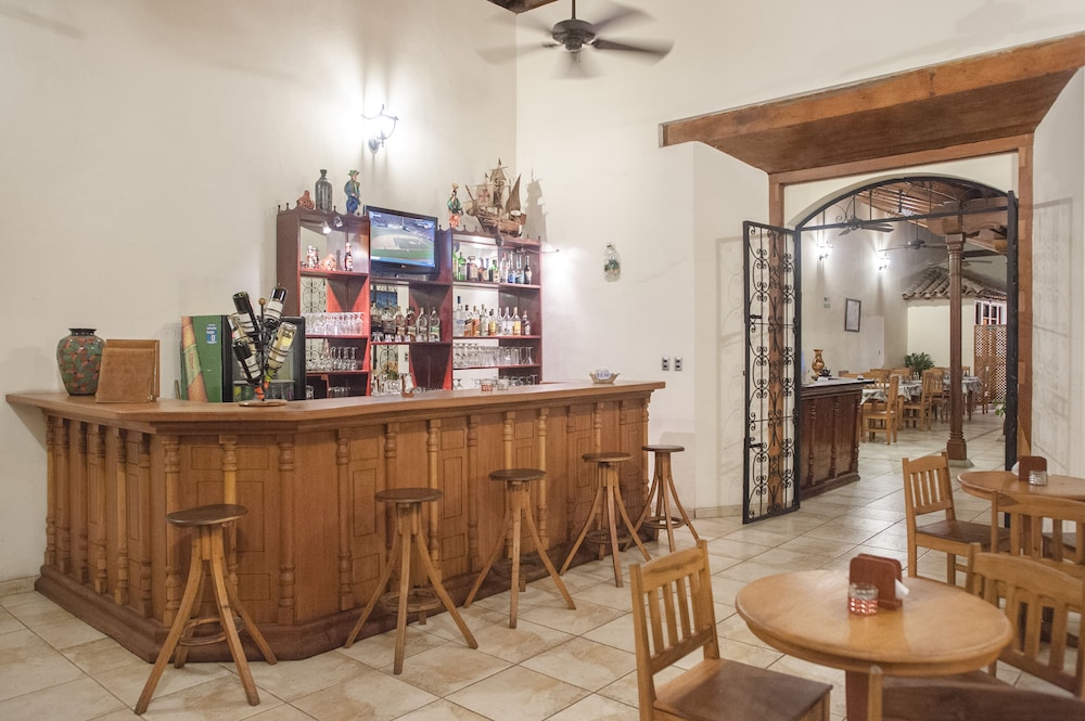 El Almirante Hotel 32/47