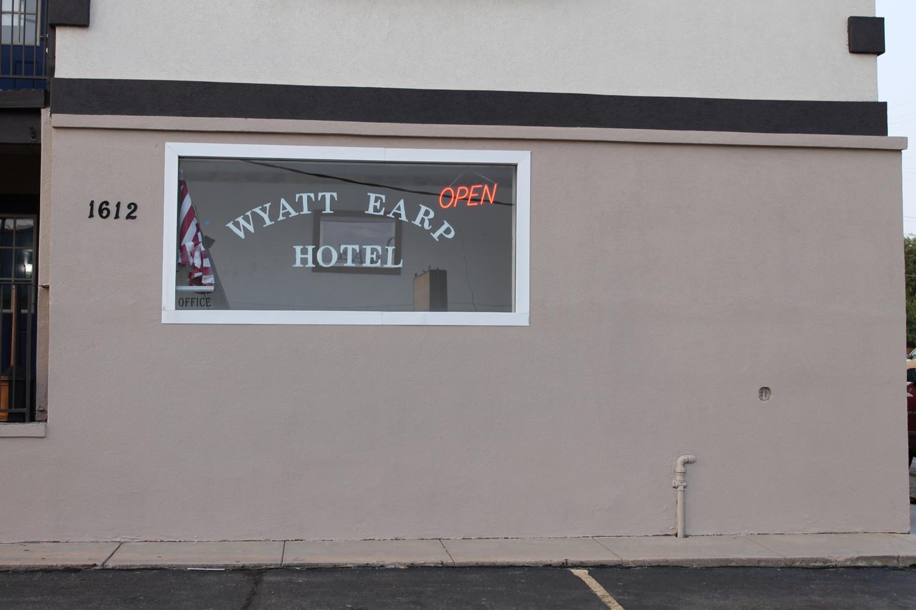 KNIGHTS INN DODGE CITY 5/38