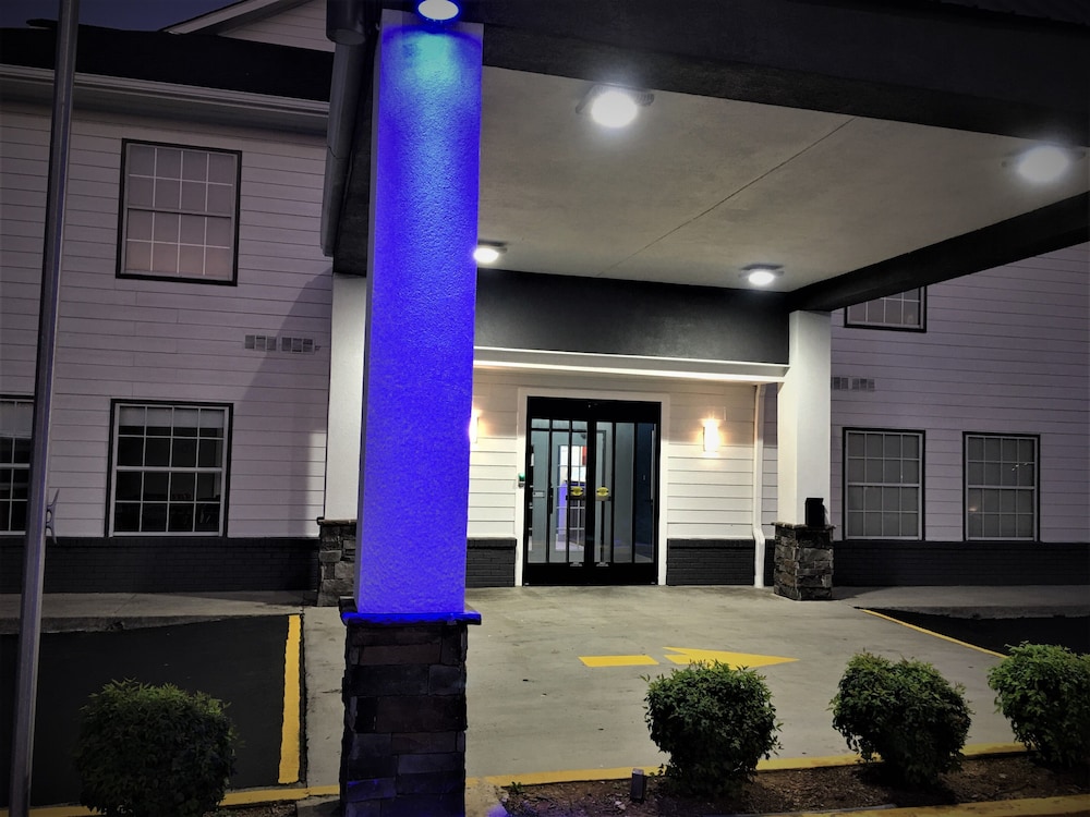 Baymont by Wyndham Adairsville 29/41