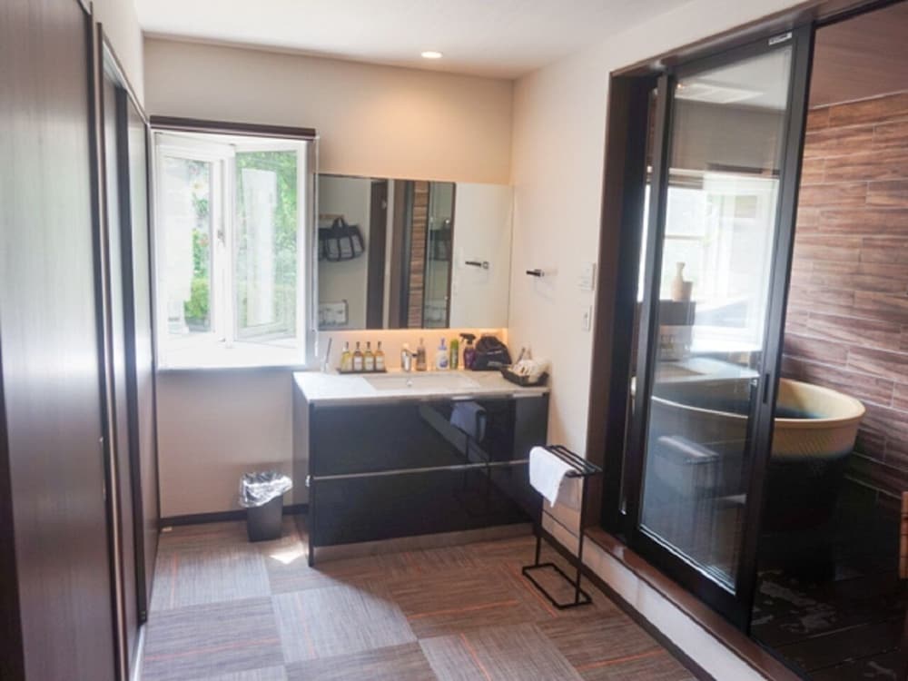 Suite, Twin Beds, 2 Futon Beds, Ocean View, Outdoor Bath, Sofa