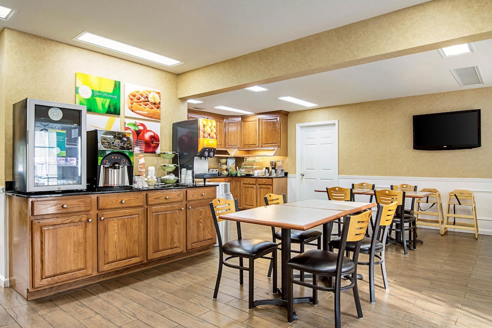 Quality Inn Thomaston 28/37