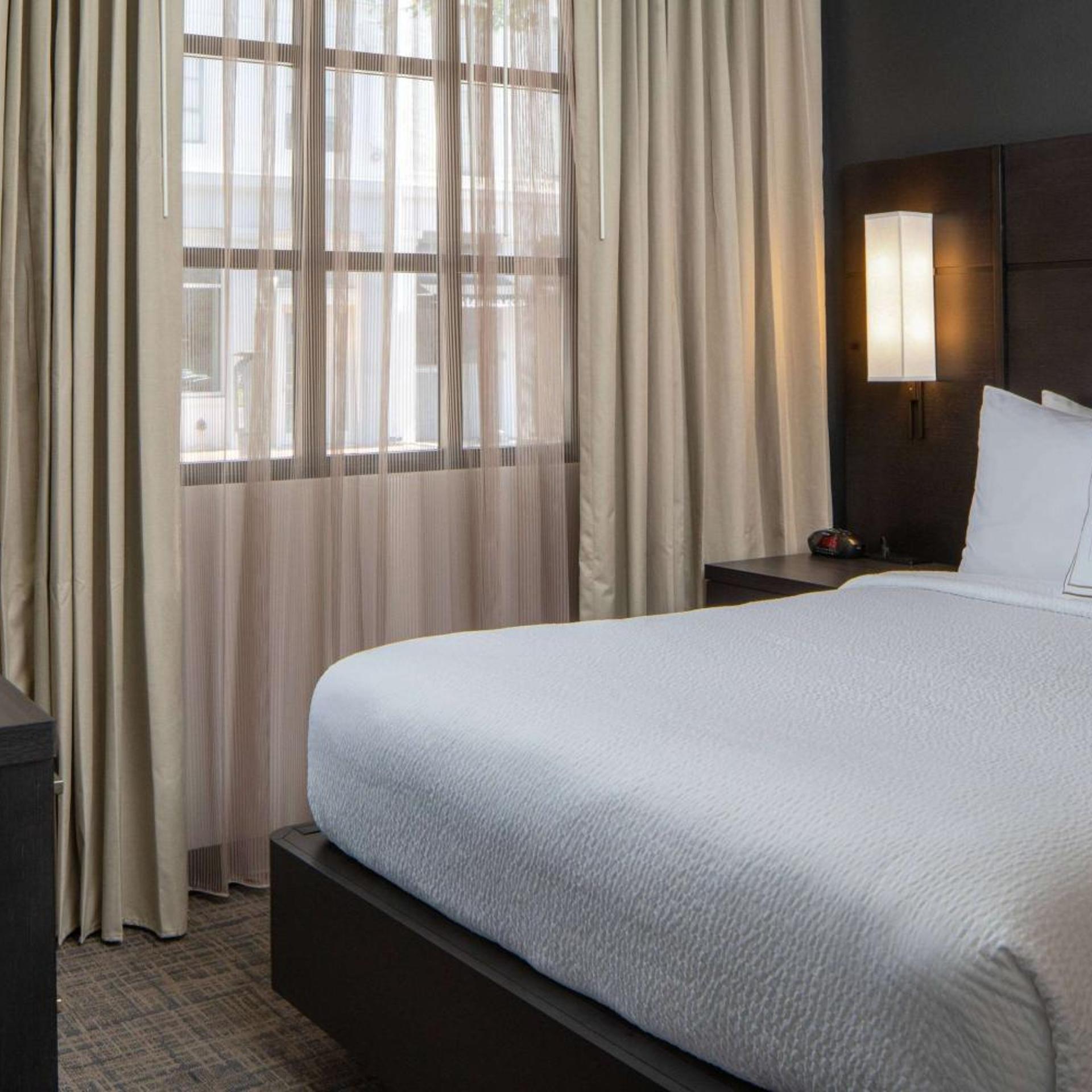 1 Bedroom, Suite, Queen Bed, Sofa, Sonesta ES Suites New Orleans Convention Center 2/6
