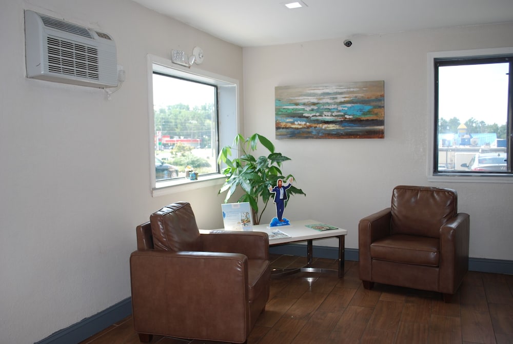 Super 8 by Wyndham Warner Robins 17/20