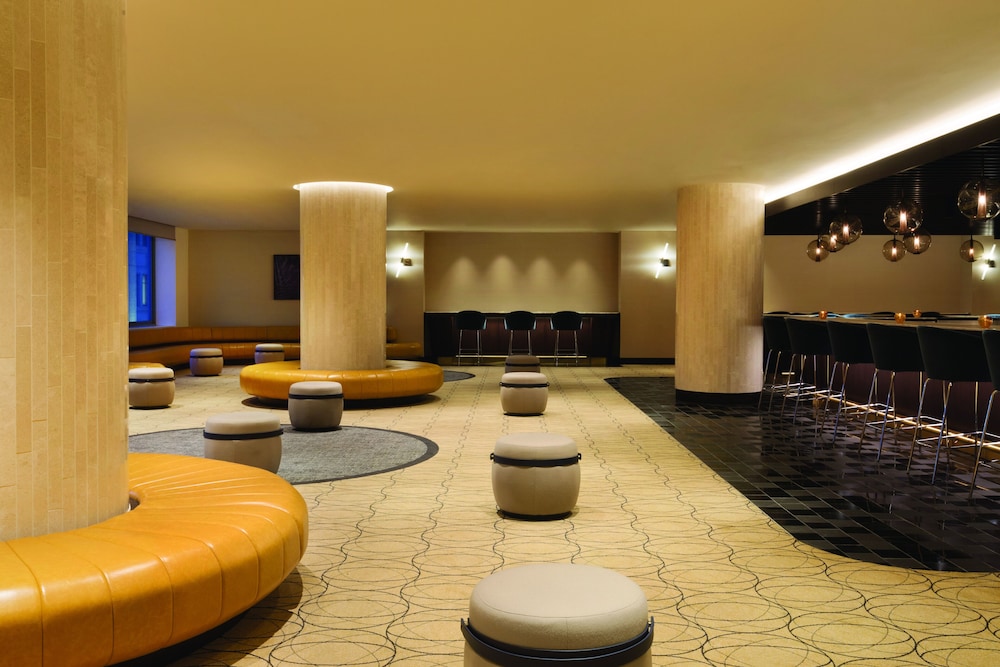Fairmont The Queen Elizabeth 64/71