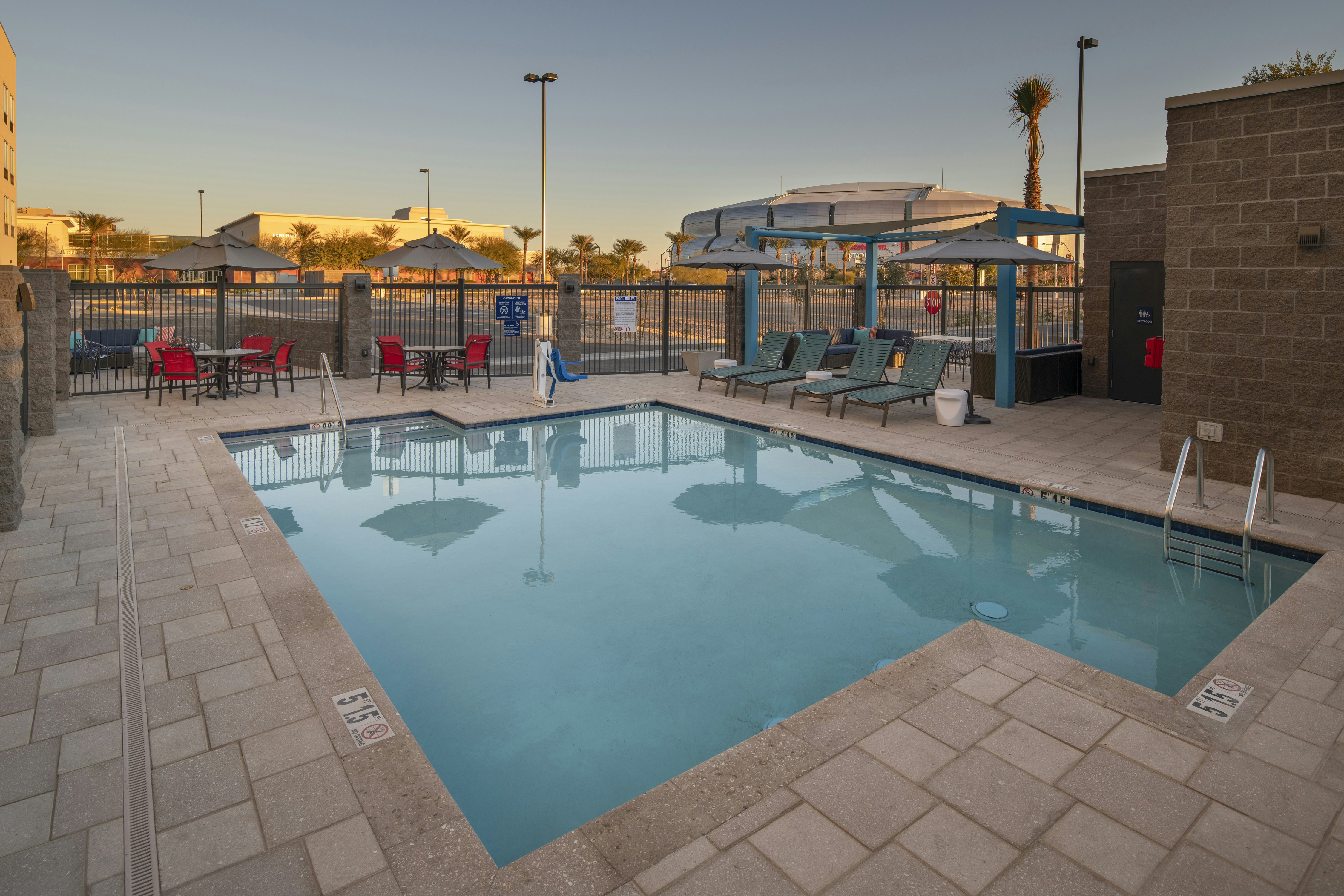 Tru By Hilton Phoenix Glendale Westgate 28/45