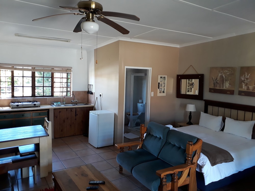 Gansbaai Town Lodge 15/26