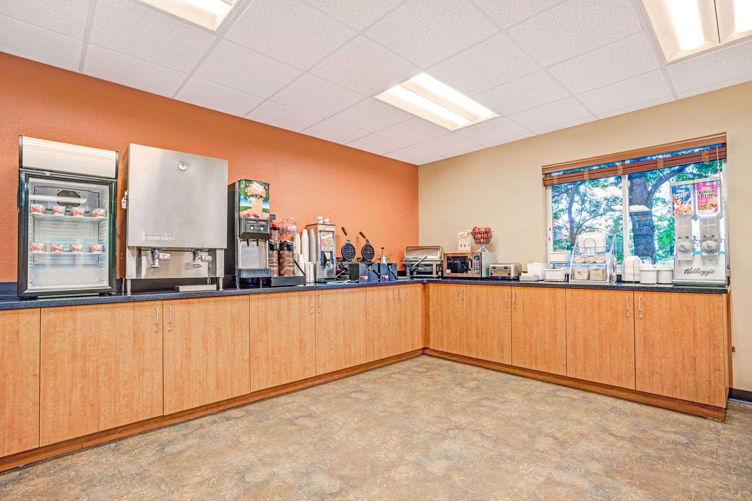 Blaine Town Inn & Suites 3/25