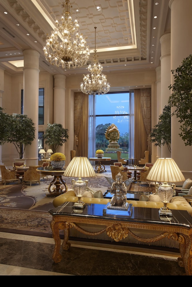 The Leela Palace New Delhi 62/74