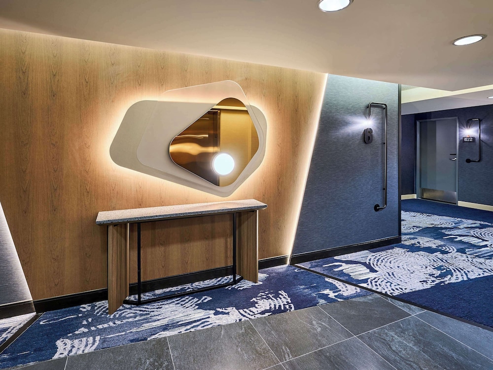 Novotel Toronto Vaughan 35/65