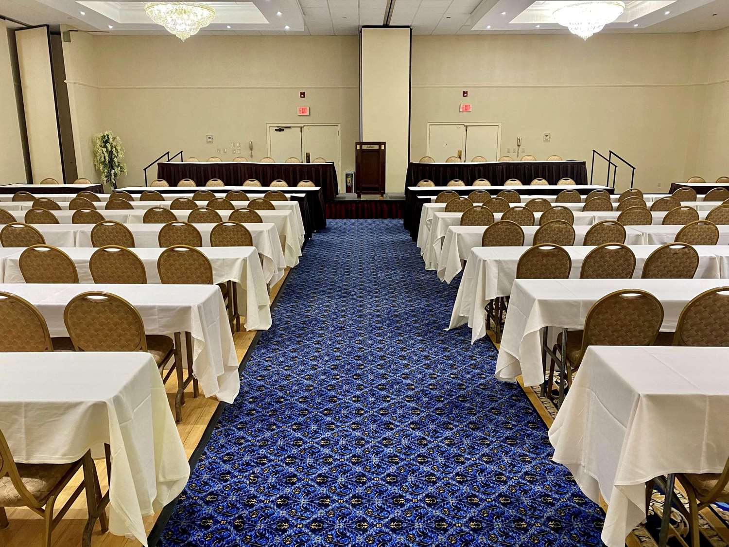 Radisson Hotel Philadelphia Northeast 52/79