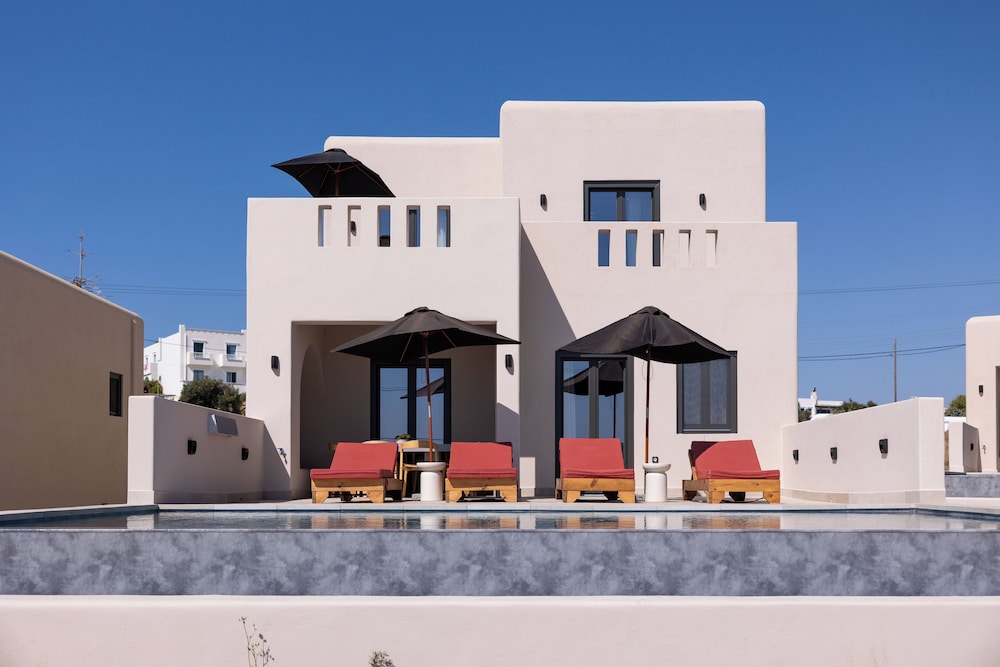 Melidron Luxury Hotel & Suites 48/50
