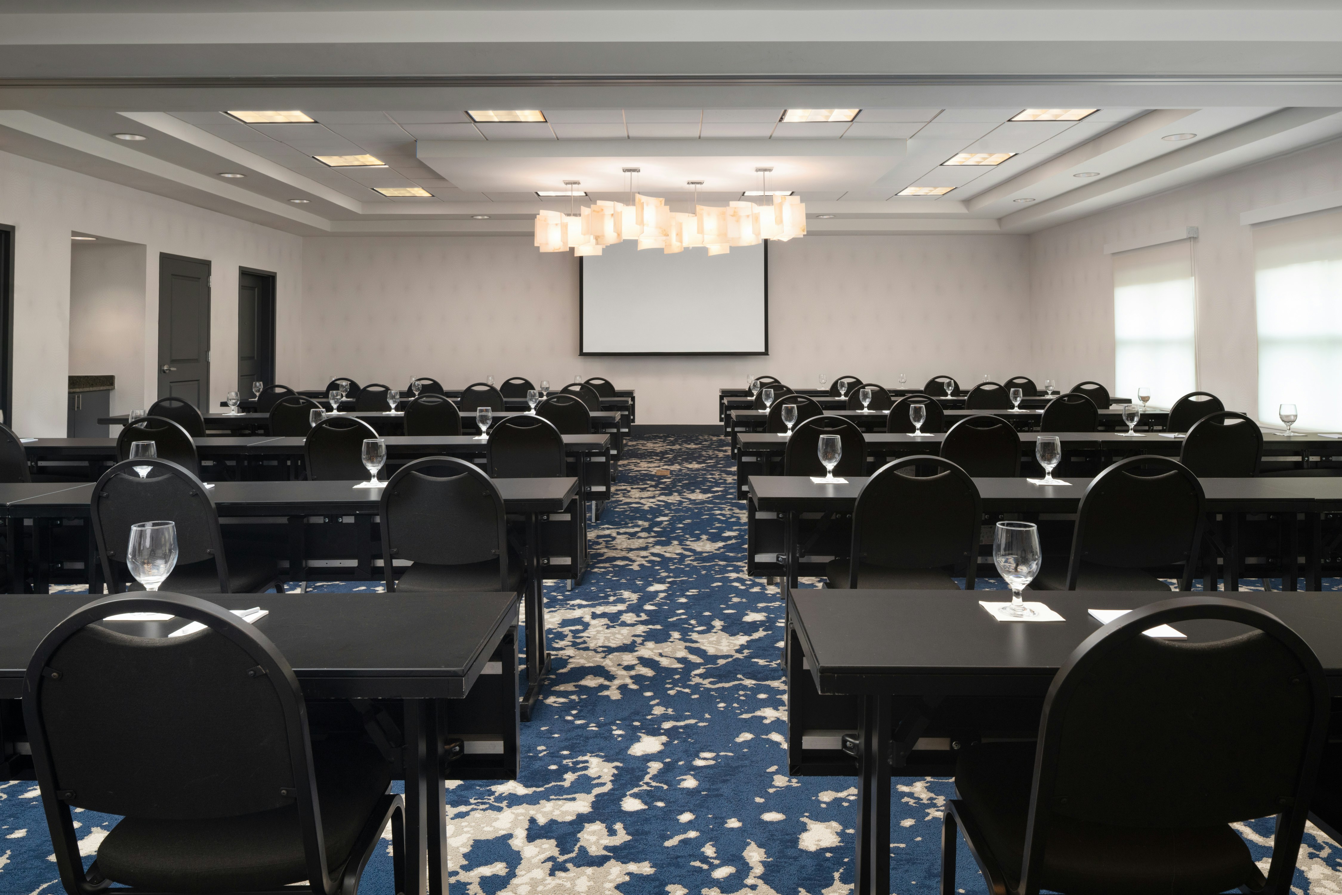 Hilton Garden Inn Charleston Waterfront Downtown 63/77