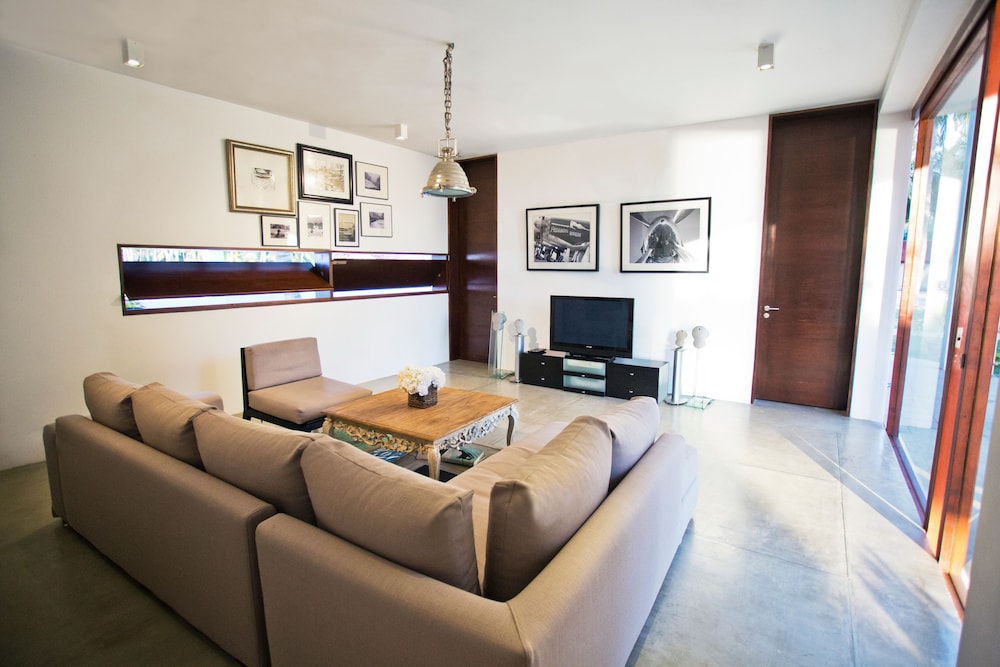 Sante Villa 27/50