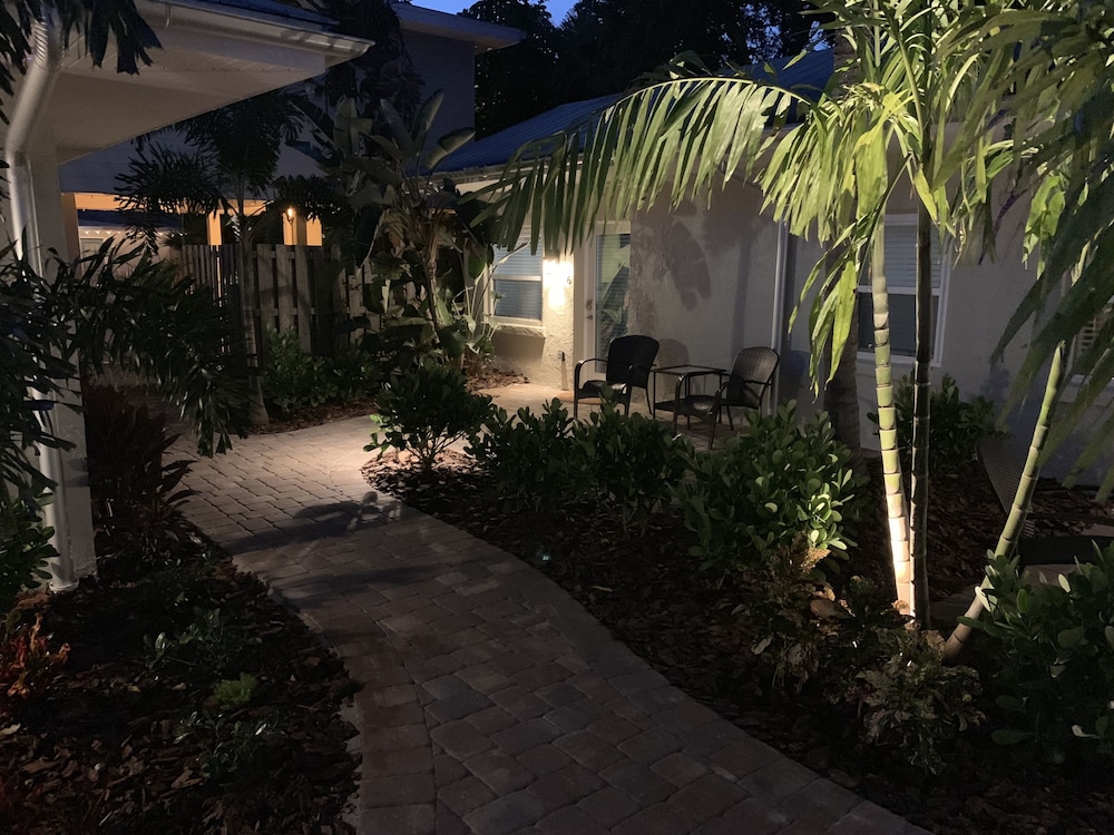 Twin Palms at Siesta 28/50