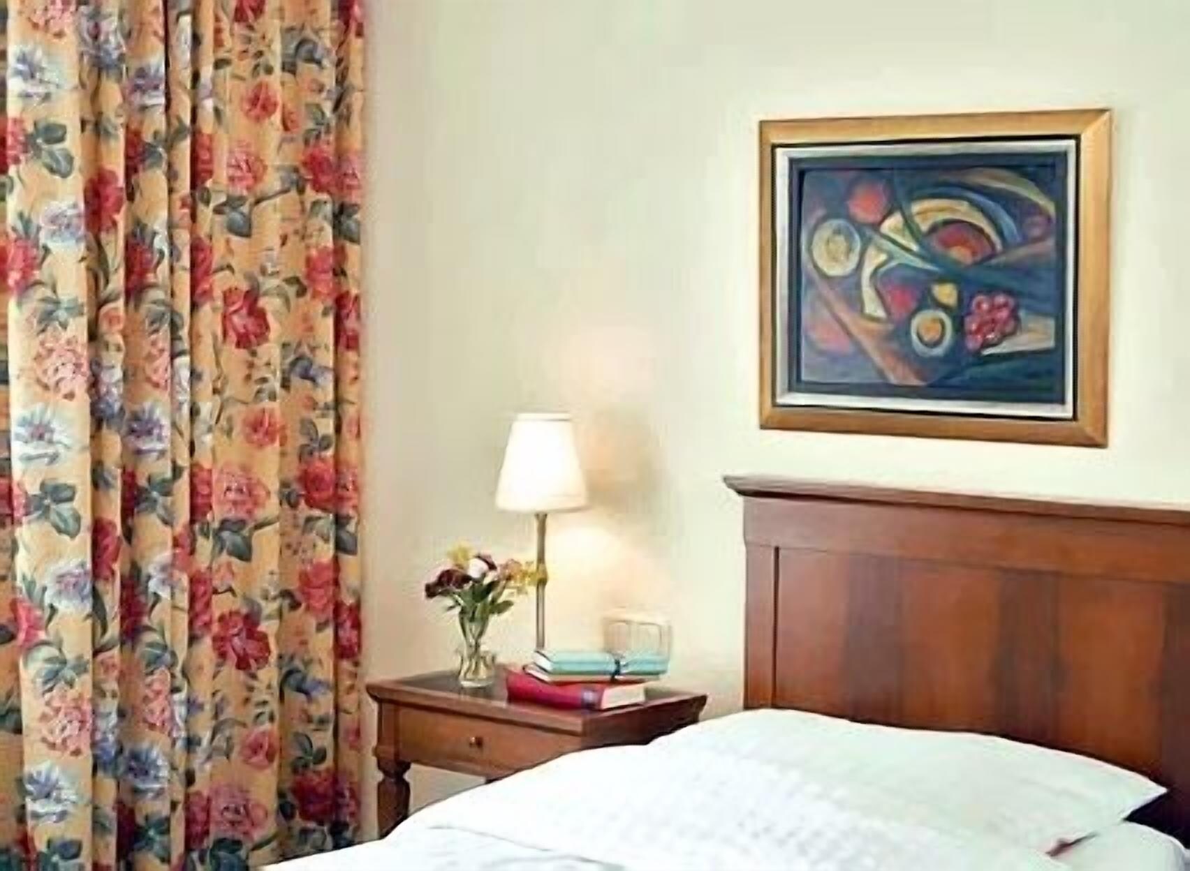 ROOM, QUADRUPLE