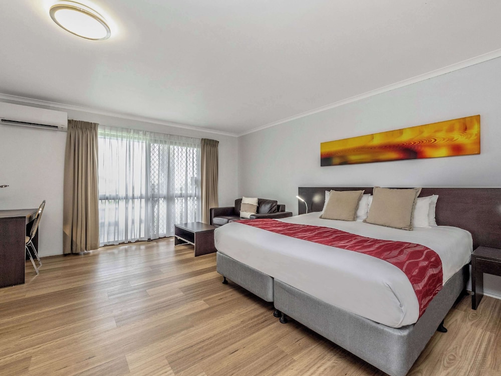 MERCURE TOWNSVILLE 17/61