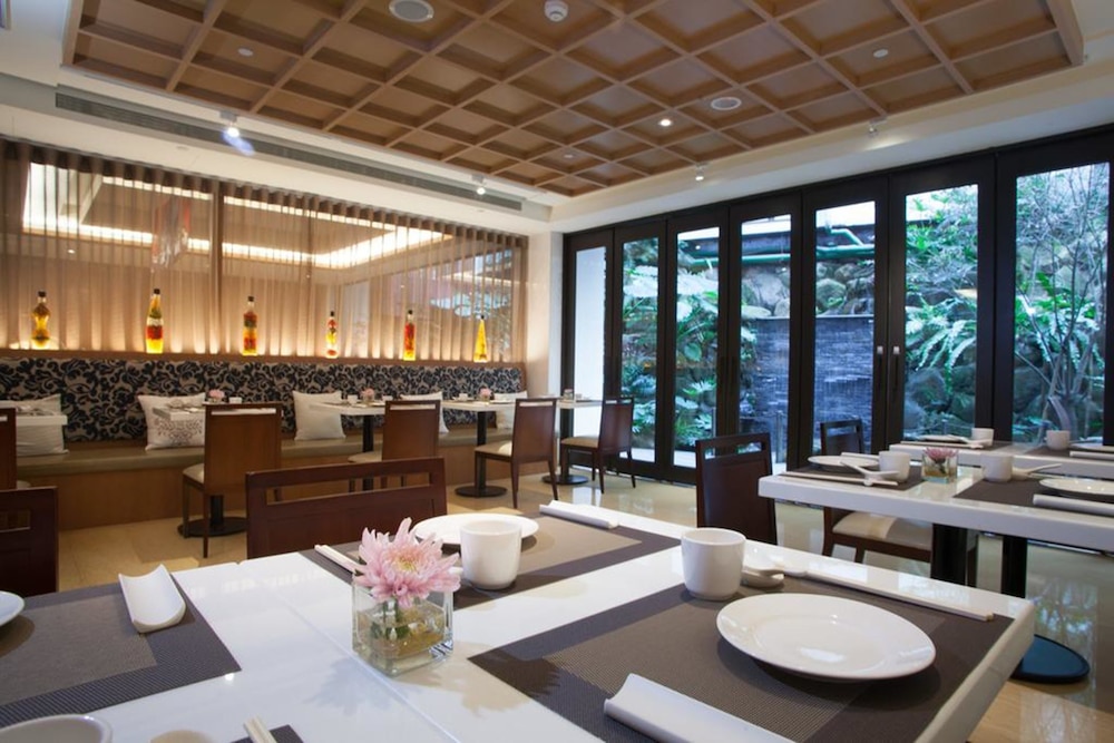 Sweetme Hotspring Resort 52/65