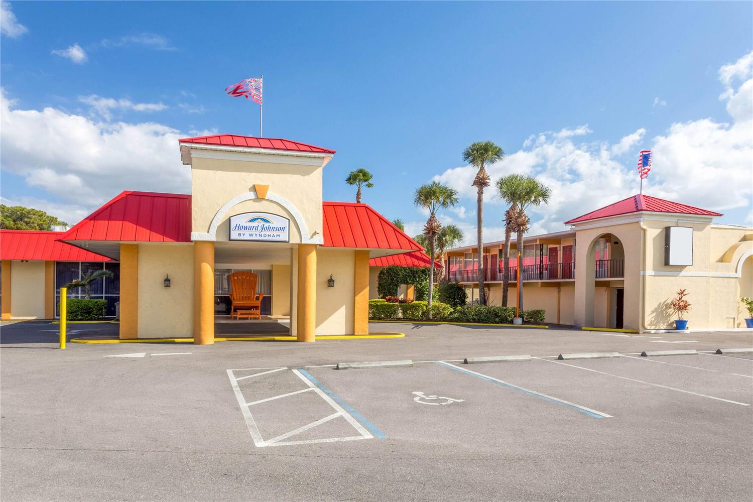 Howard Johnson by Wyndham Lakeland 19/23