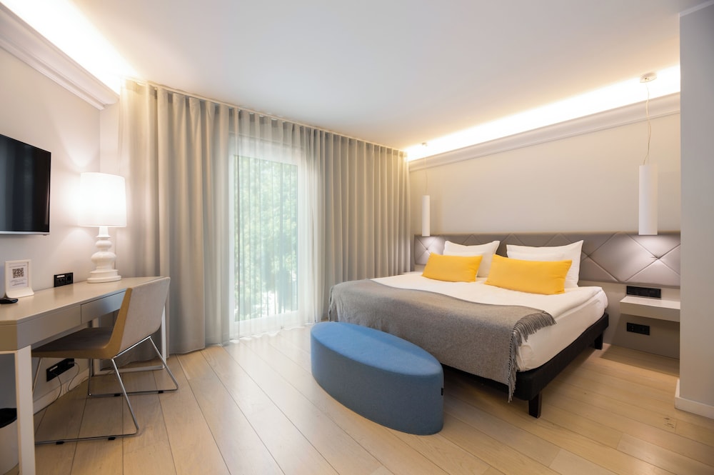 PREMIUM, DOUBLE BED, SOFA