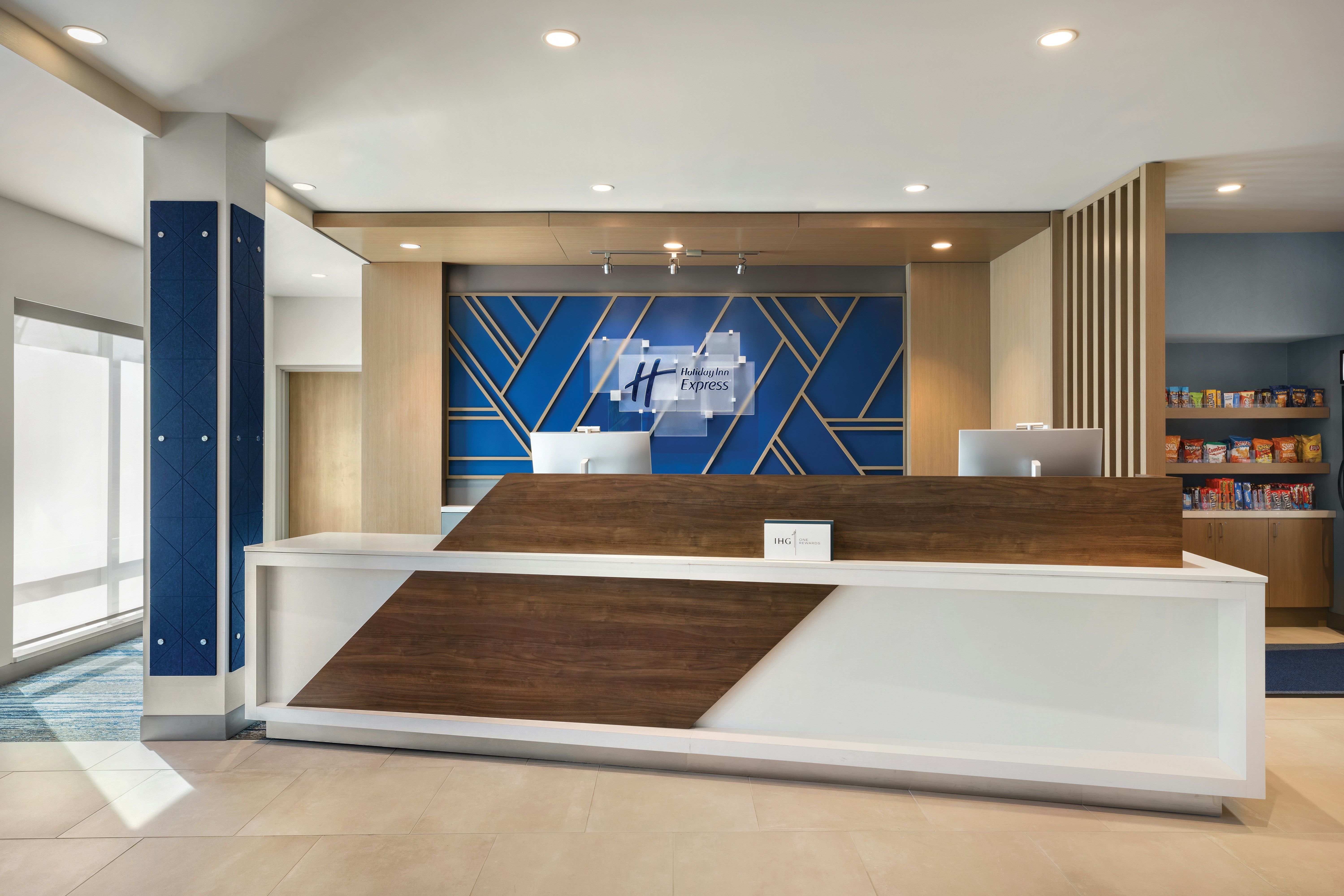 Holiday Inn Express Cape Canaveral 8/60