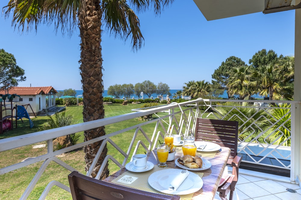 Irida Resort Suites 1/78
