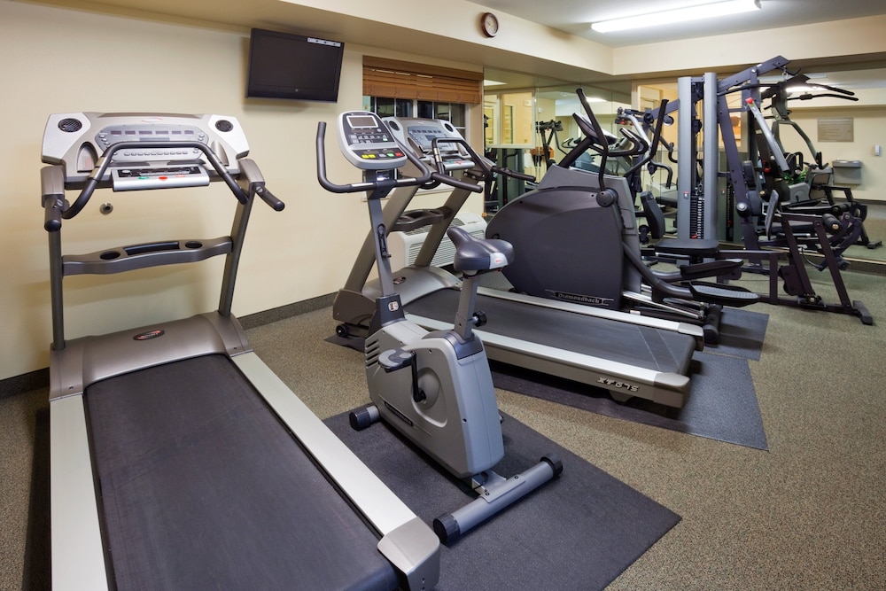 Candlewood Suites Milwaukee Brown Deer 17/29