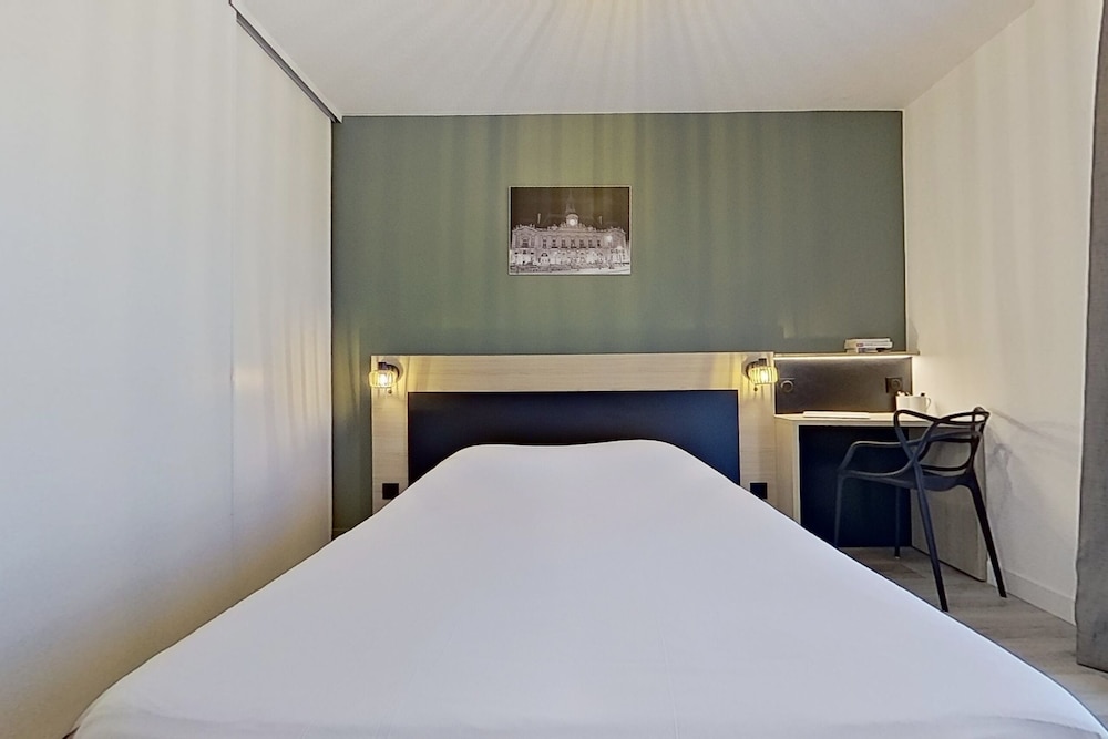 COMFORT, STUDIO, DOUBLE BED