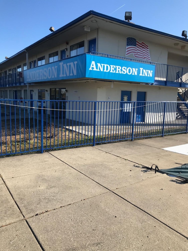 AMERICAS BEST VALUE INN 38/53