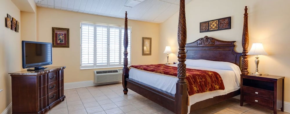 Naples Park Central Hotel 14/50