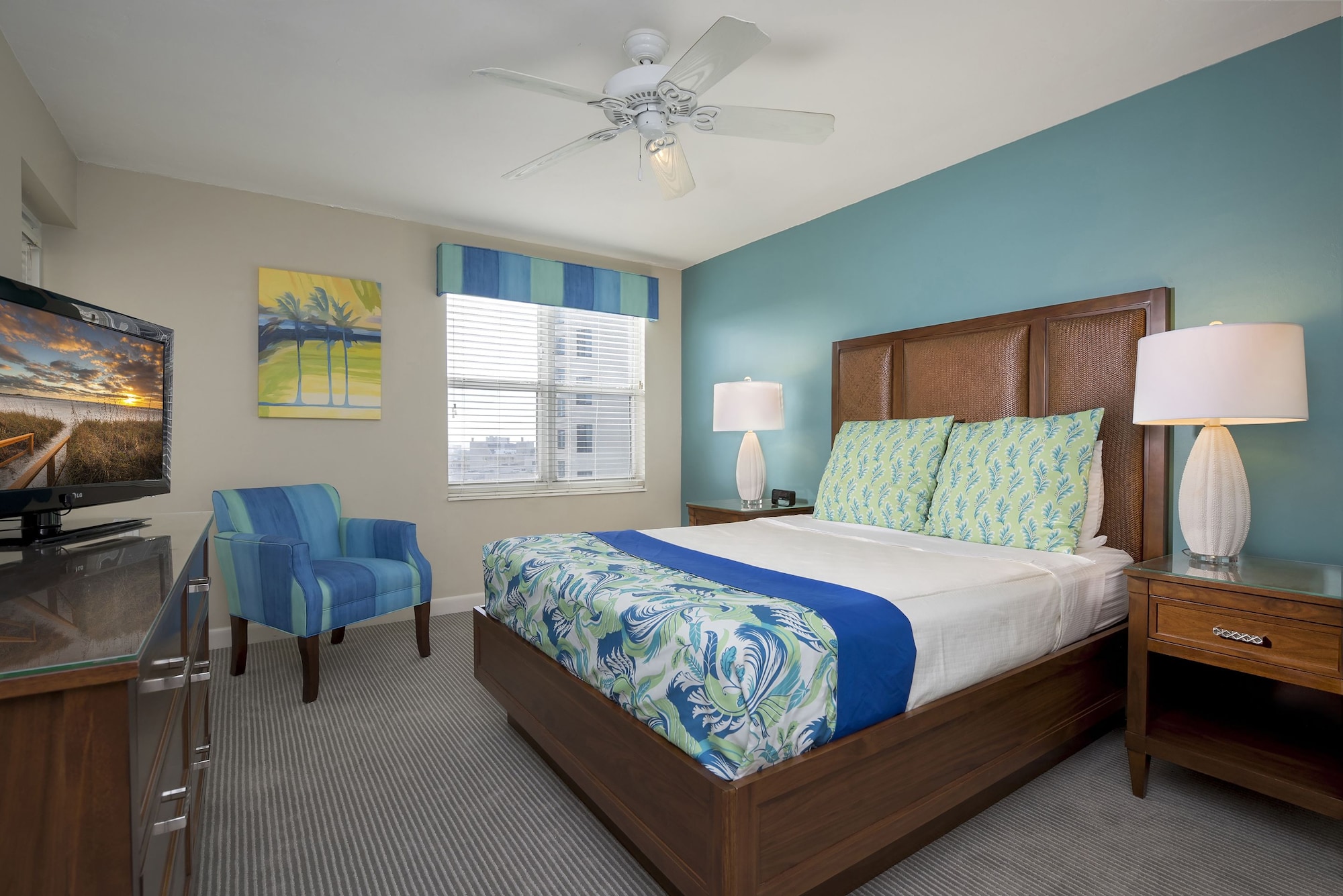 2 Bedrooms, King and Queen Bed, Island View, Sofa