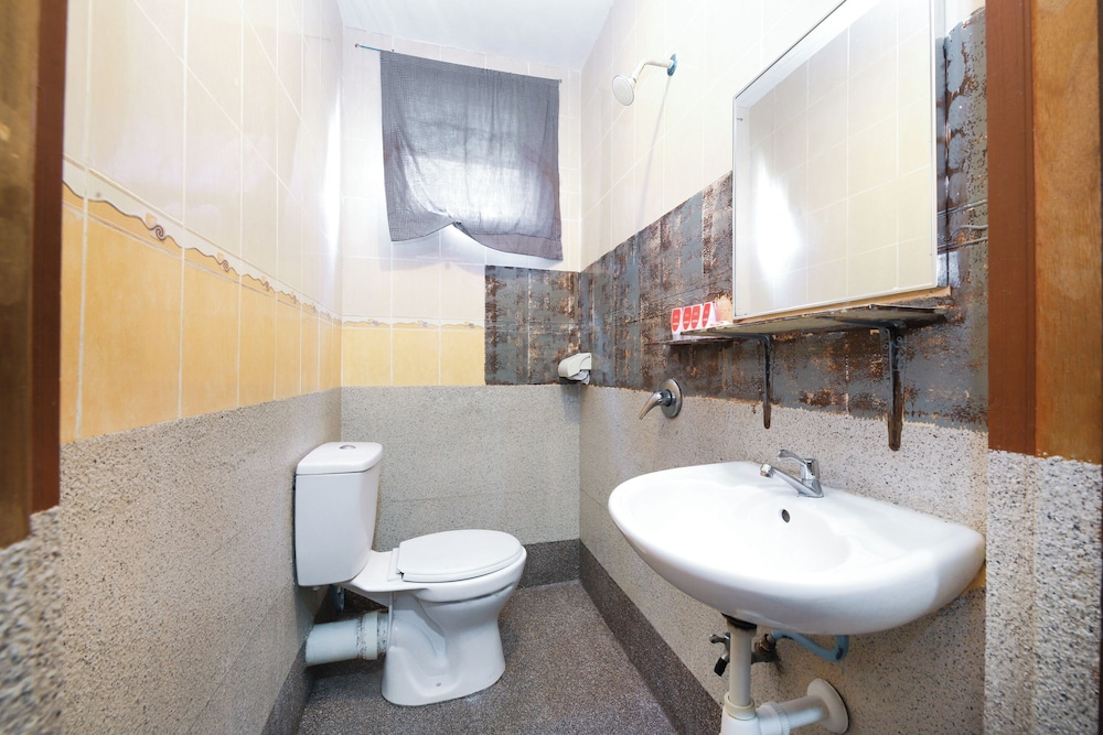 Oyo 210 Hotel Five 2 20/20