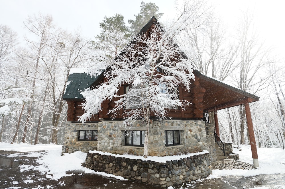 Hakuba Canadian Lodge 45/50