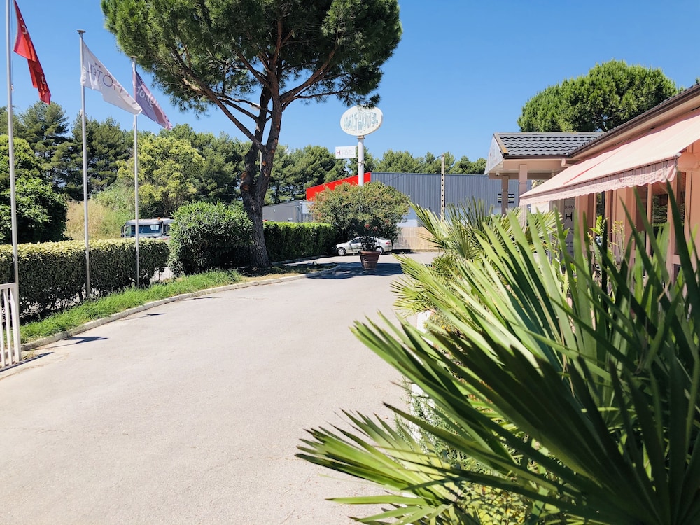 Halt hôtel 42/50
