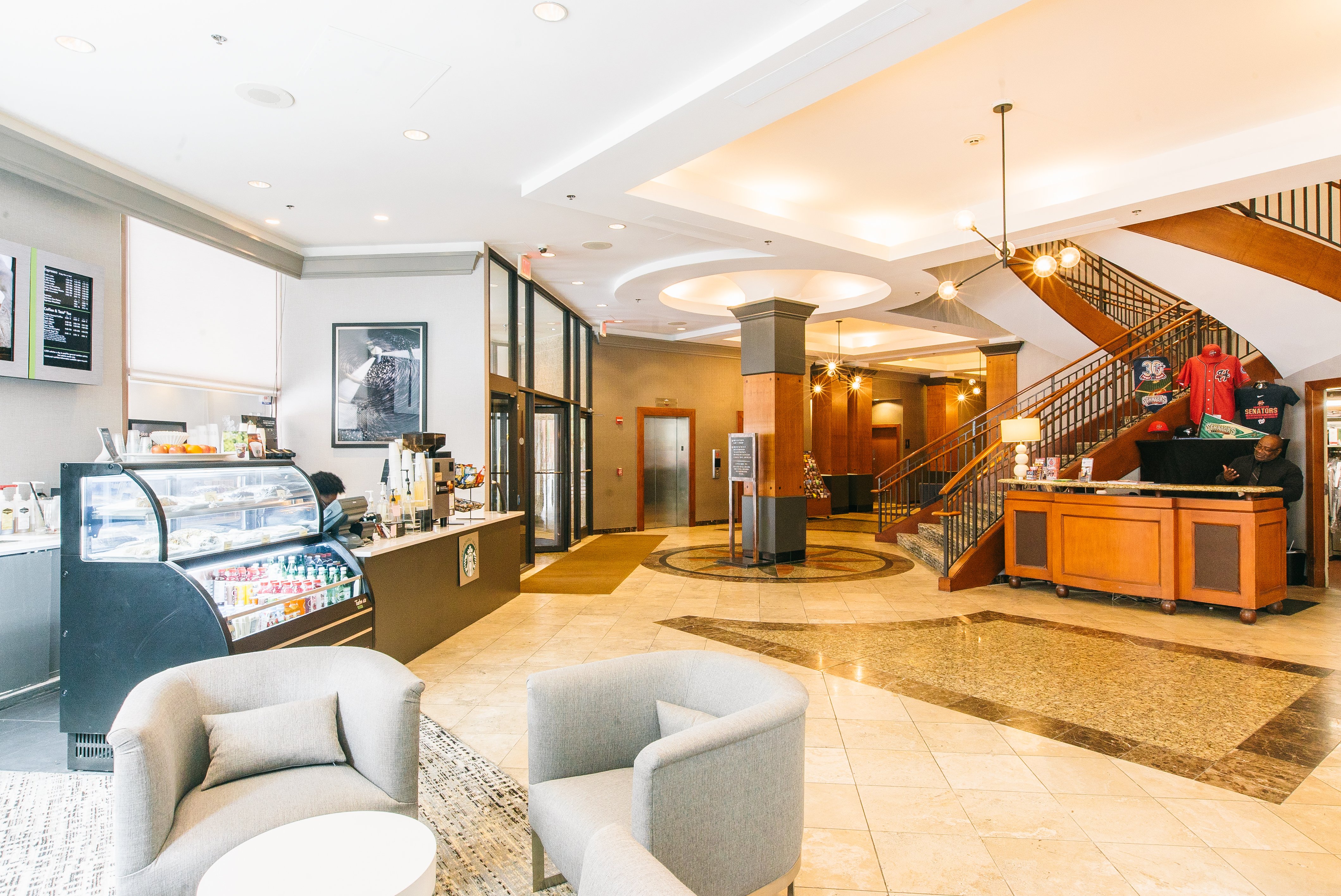Crowne Plaza Harrisburg Hershey 44/63