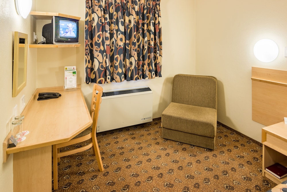 Road Lodge Bloemfontein Airport 12/36