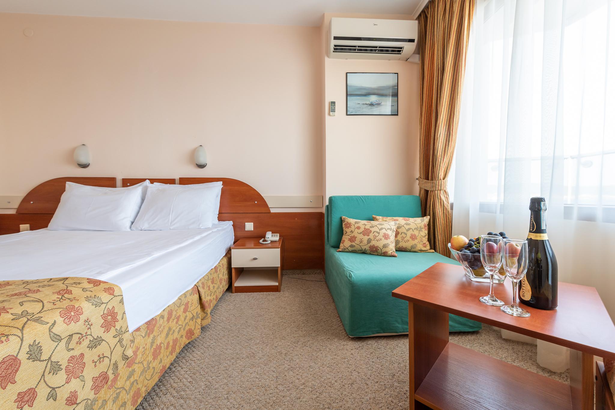 Standard, Single, Side Sea View, Balcony