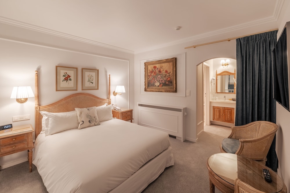 DUPLEX, JUNIOR SUITE