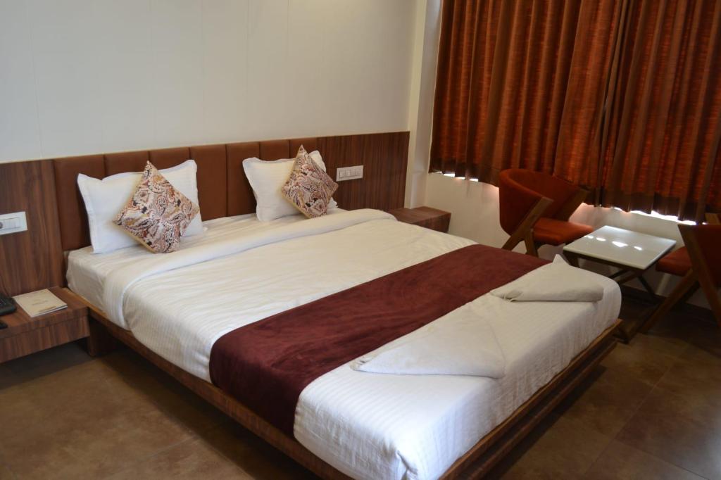 Hotel Sweet Time Restaurant Banquet and Rooms 18/27