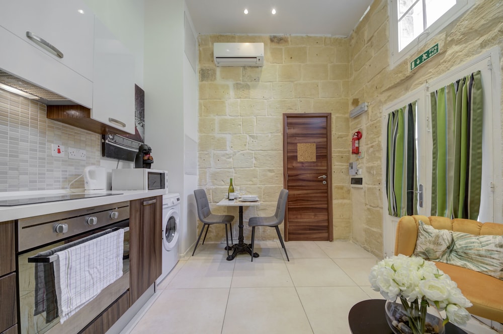 Tritoni harbour suites 55/55