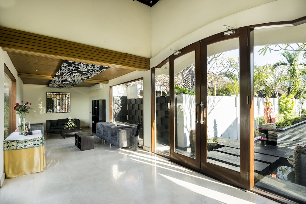 Lobby at LA BEAU KUNTI VILLA, Seminyak