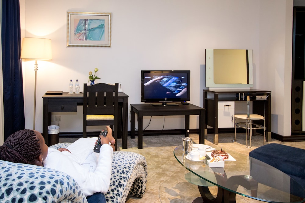 Panari Hotel 24/72