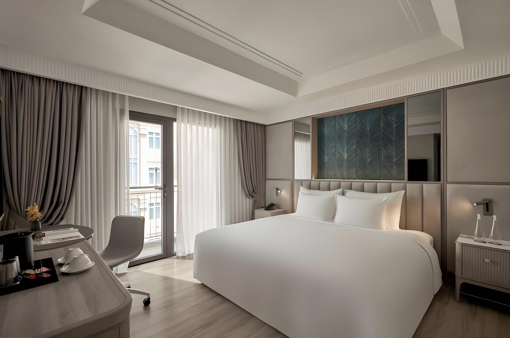 French, Junior Suite, Studio, Balcony