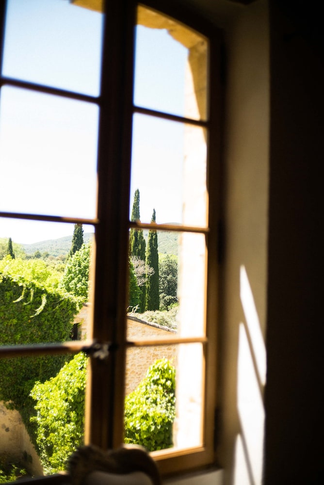 Le Galinier Lourmarin, a Beaumier Guesthouse 25/50