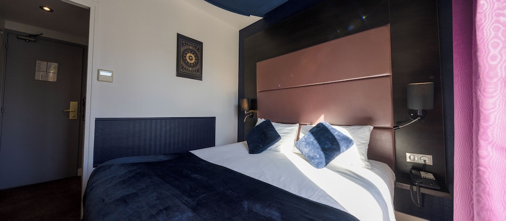 غرفة بسرير كوين، Accueil Hotel Paris Pigalle Montmartre 2/10