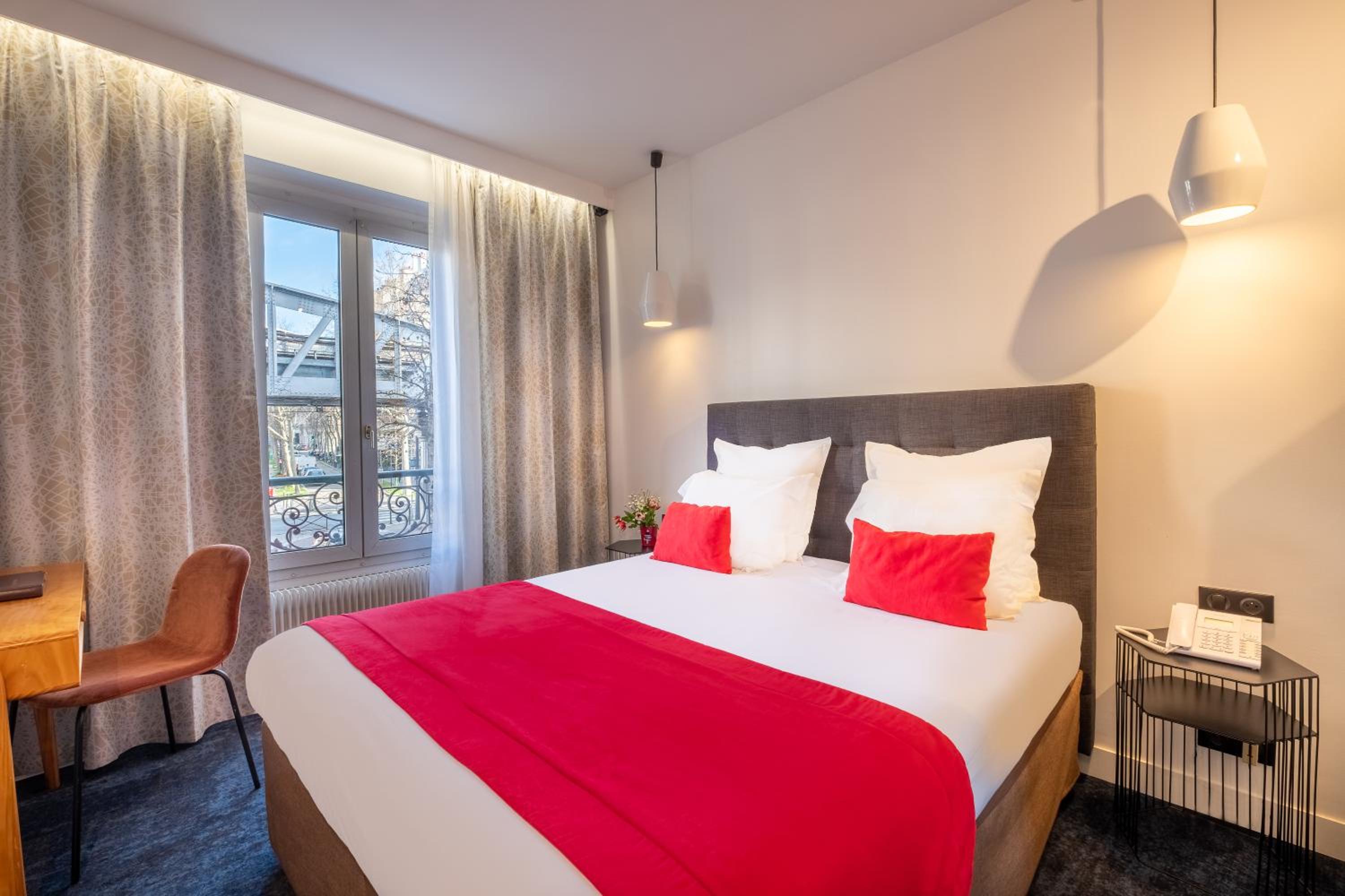 SUPERIOR, DOUBLE BED