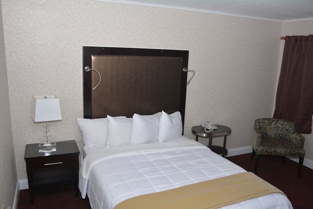 Atlantic Inn and Suites - Wall Township 34/34