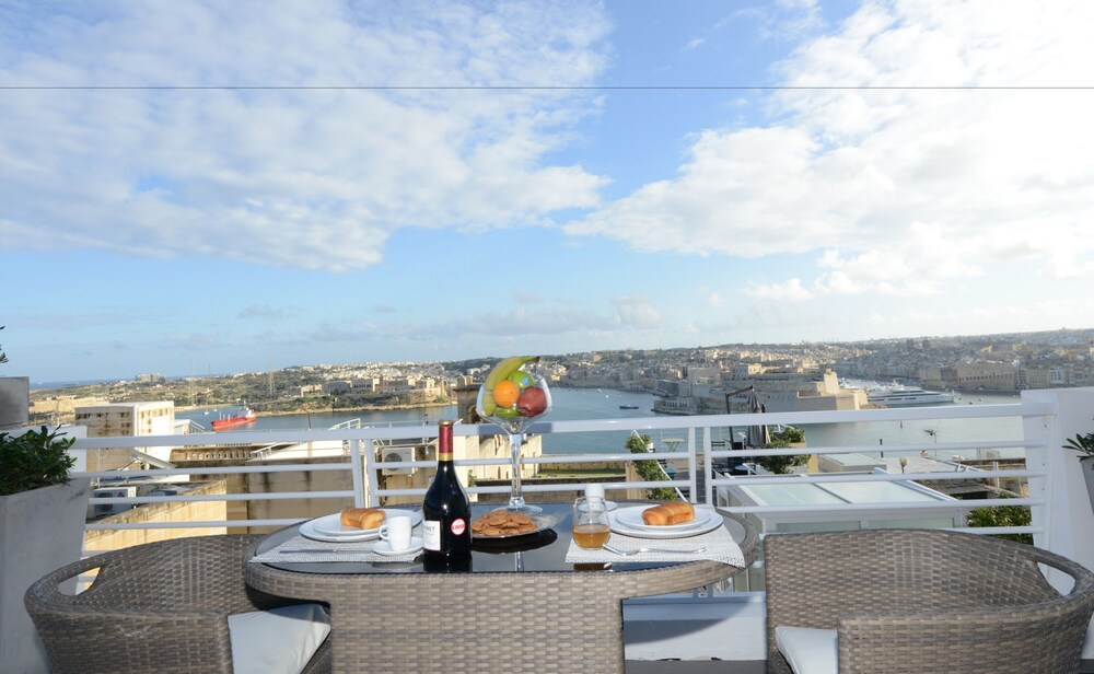 Paulos Valletta 32/50